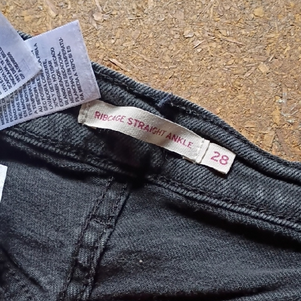 Juniors Ribcage Levis Button Fly - Picture 3 of 5